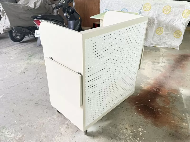 洞洞板活動輪櫃台