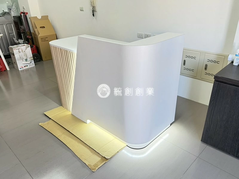 格柵造型櫃台訂製-弧度邊角