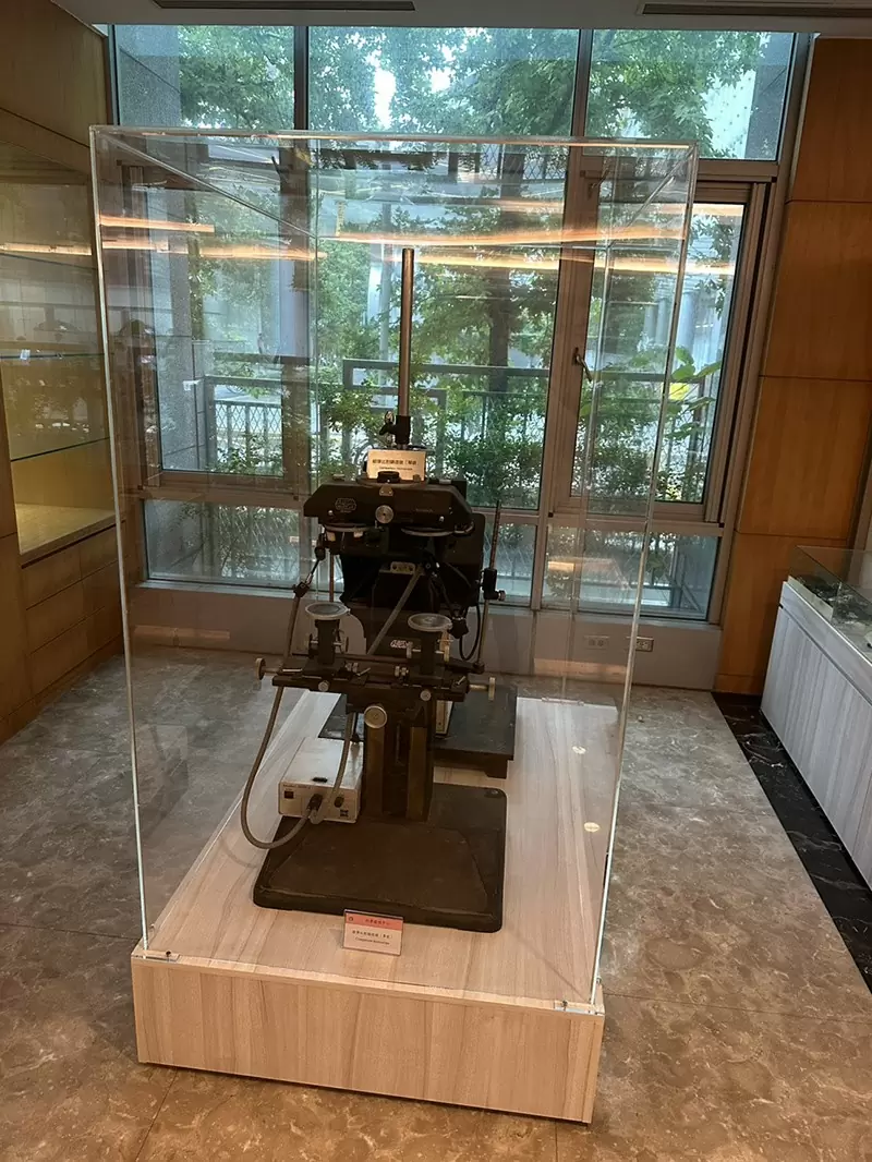 壓克力木座展示櫃