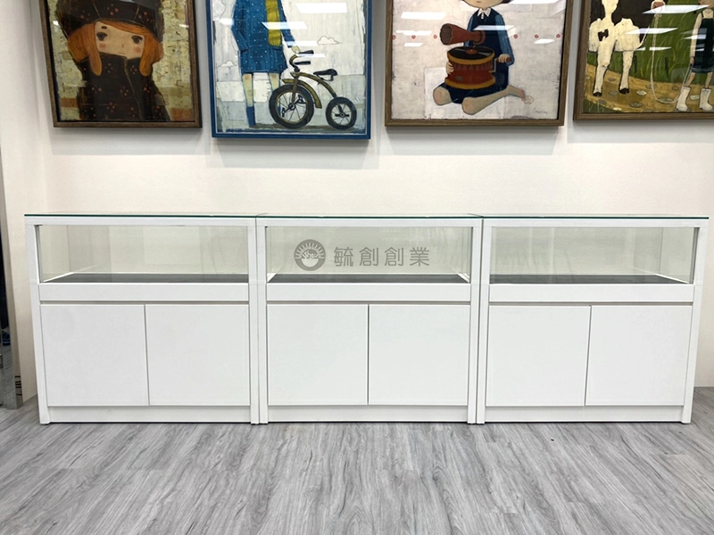 proimages/1玻璃櫃/白色精品珠寶玻璃櫃-jpg.webp