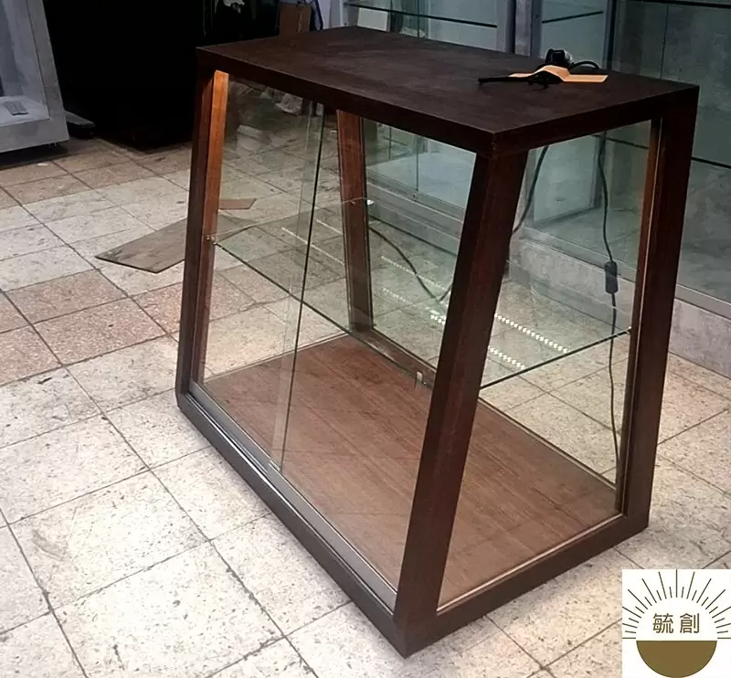 斜面玻璃櫃，桌面展示櫃