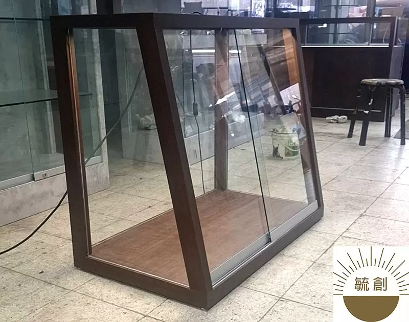 斜面玻璃櫃，桌面展示櫃