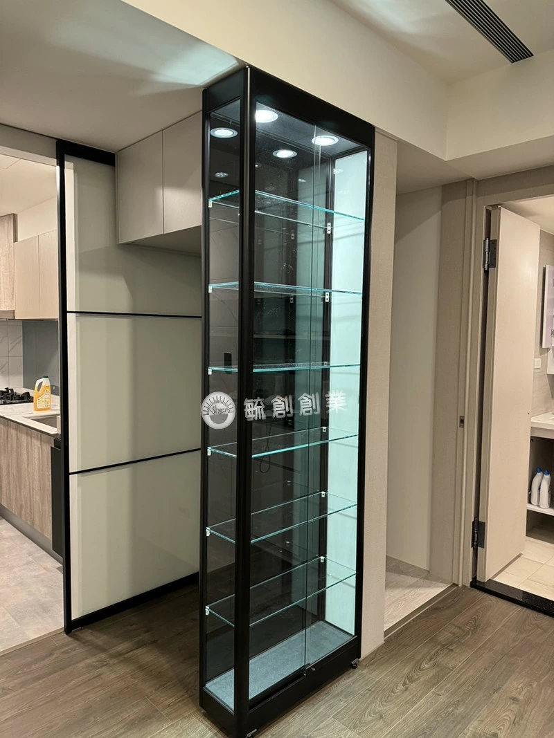 公仔展示櫃-鋁邊框玻璃櫃