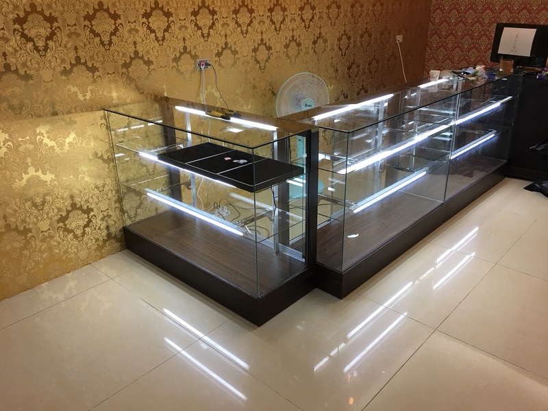 咖啡木紋-精品珠寶玻璃櫃