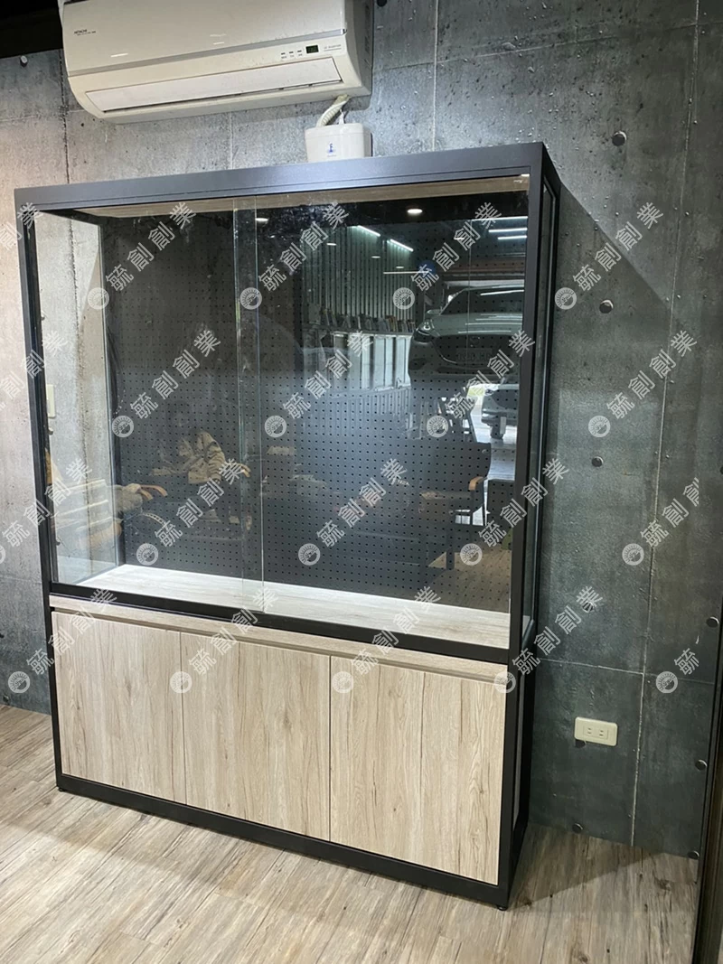 proimages/A客製展示櫃/洞洞板玻璃櫃-jpg.webp