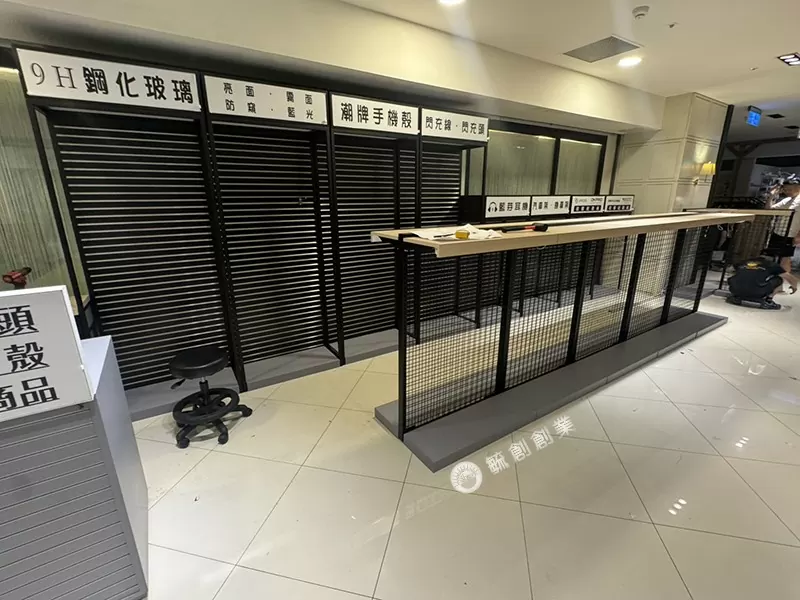 3C配件展示架訂製-百貨公司進櫃