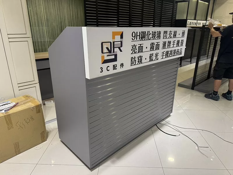 3C配件展示架訂製-百貨公司進櫃