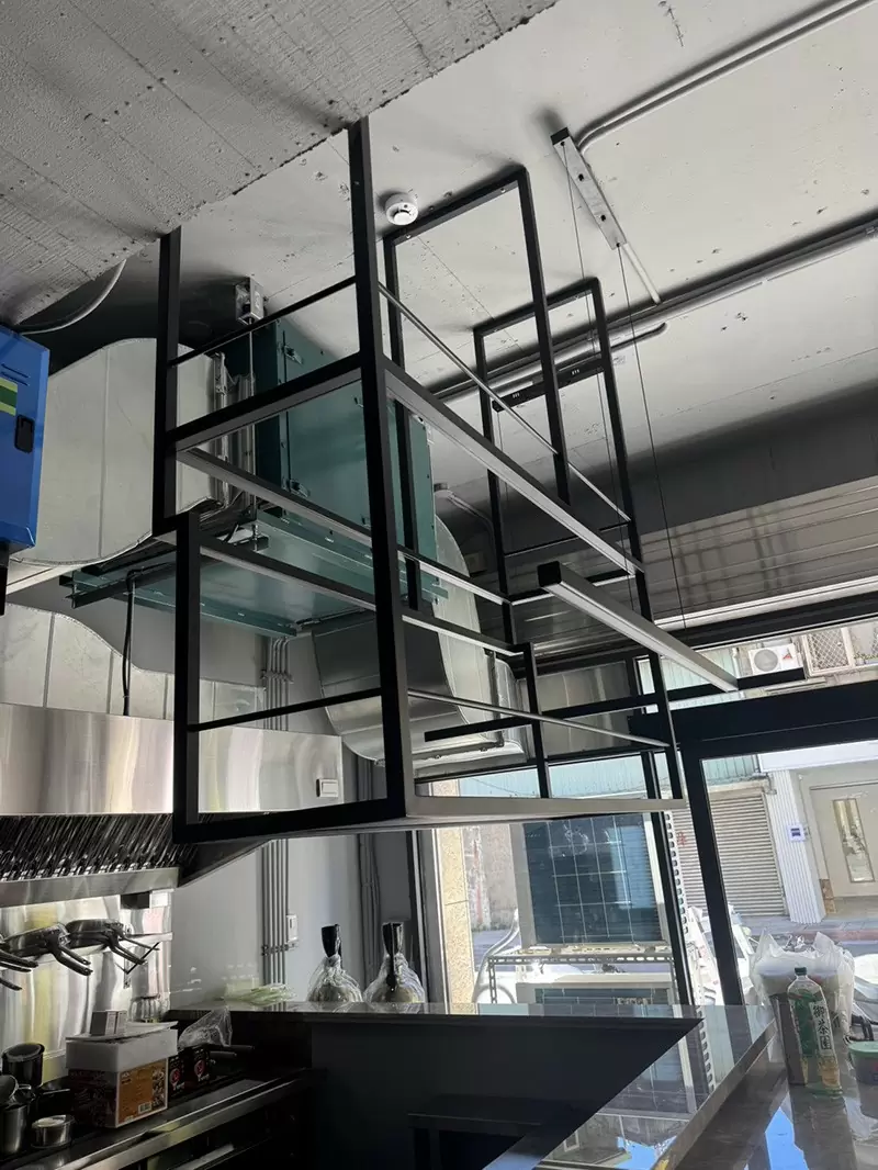 吧檯吊掛層架 | 工業風展示架訂製