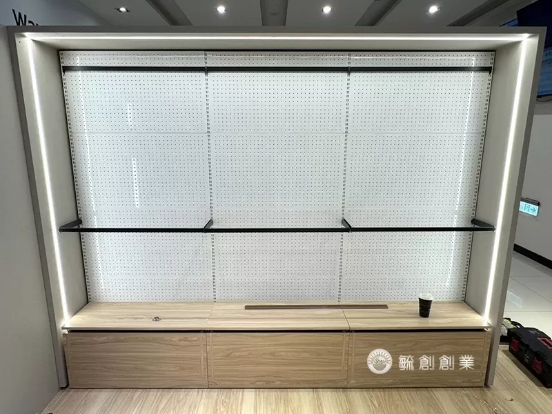 泳裝展示架訂製-台北運動中心