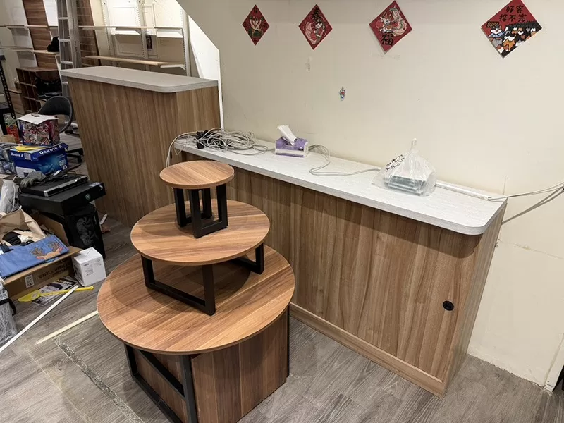 露營用品店面規劃-門市展示櫃架