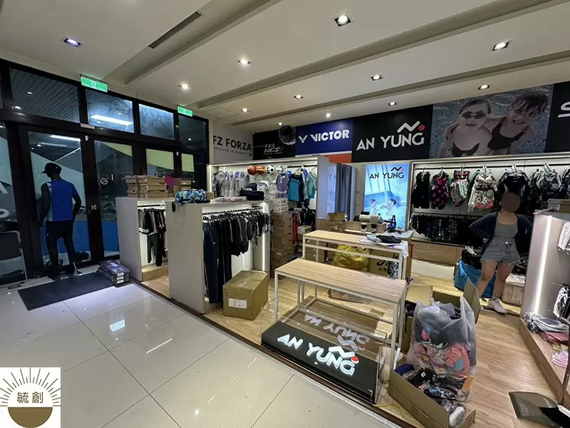 泳裝展示架訂製-台北運動中心