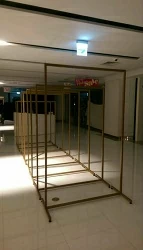 服飾店吊衣桿-時尚低調掛衣架實作案例,金色掛衣架