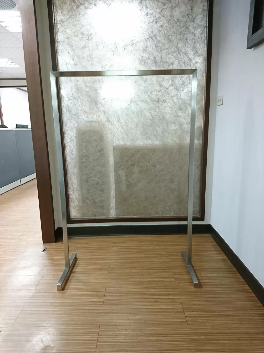 不鏽鋼掛衣展示架