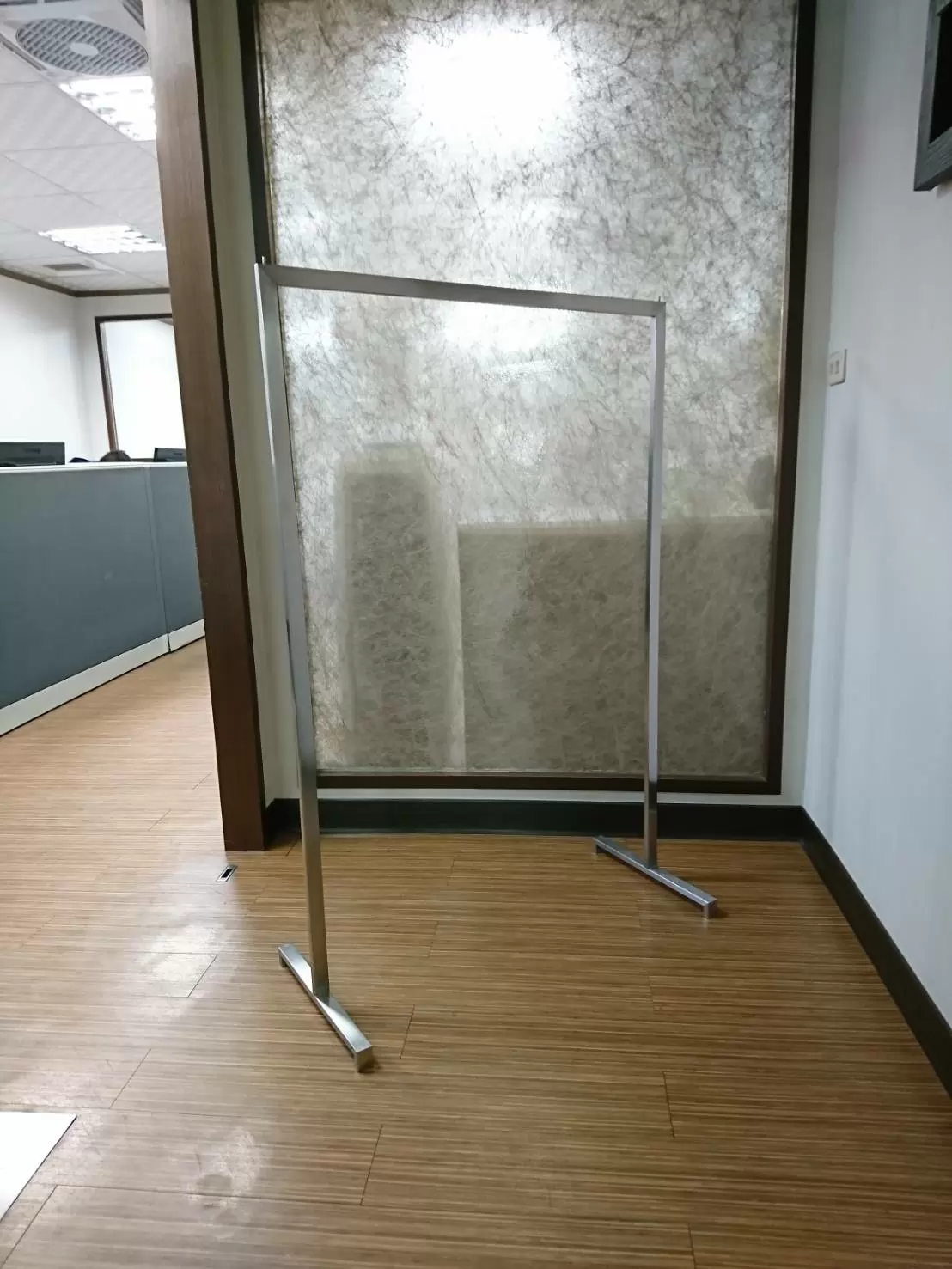 不鏽鋼掛衣展示架